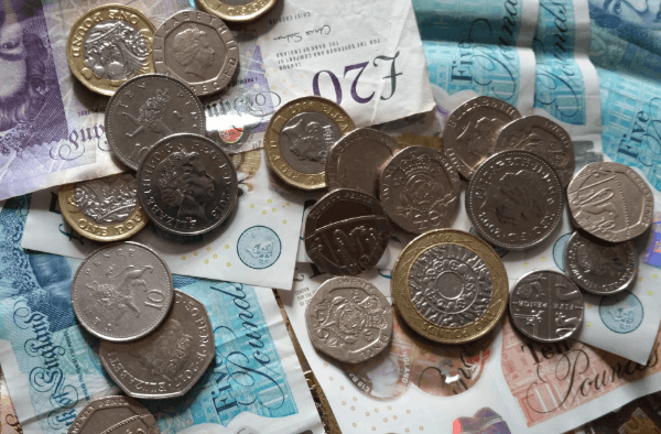 universal credit advance payment reasons